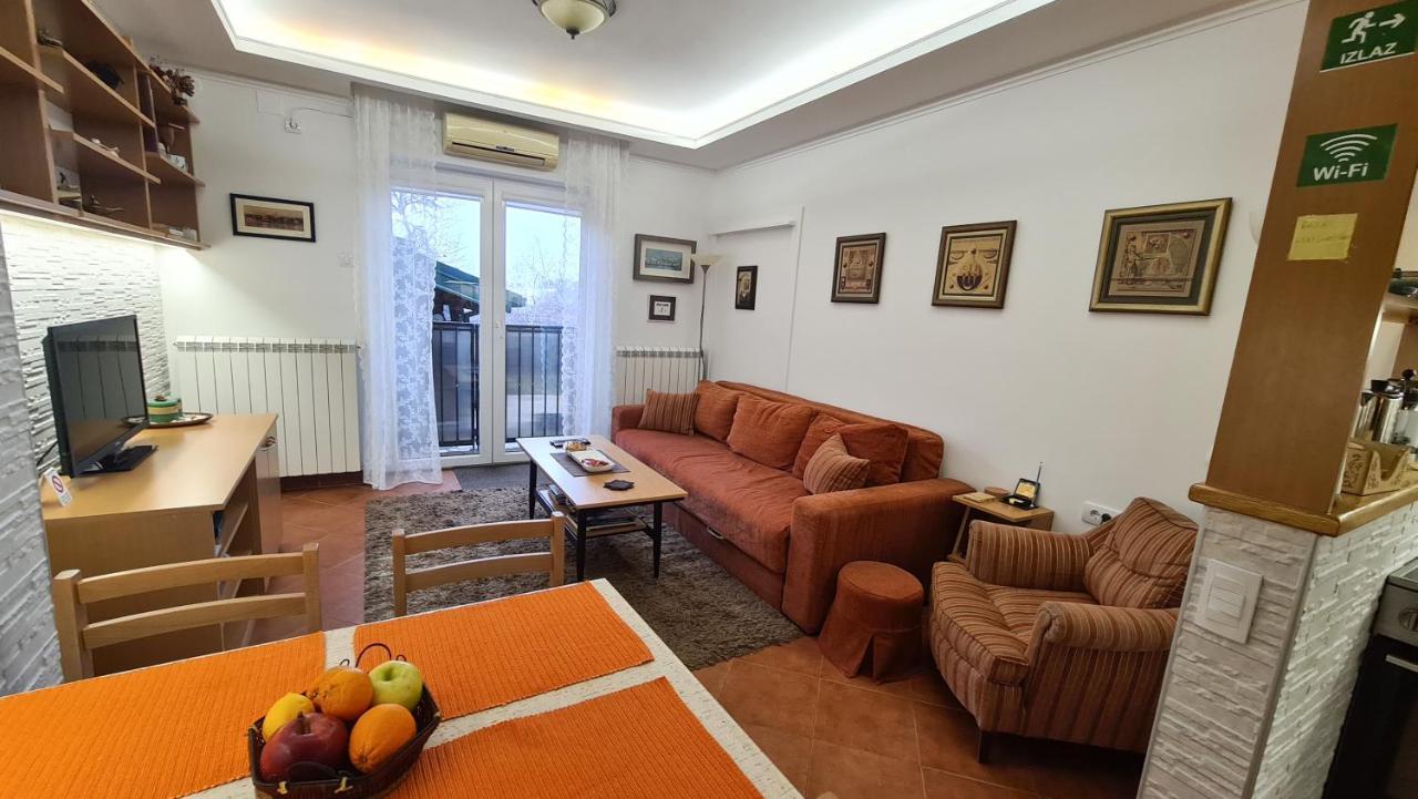 Apartment Akacija Gardens เบลเกรด ภายนอก รูปภาพ